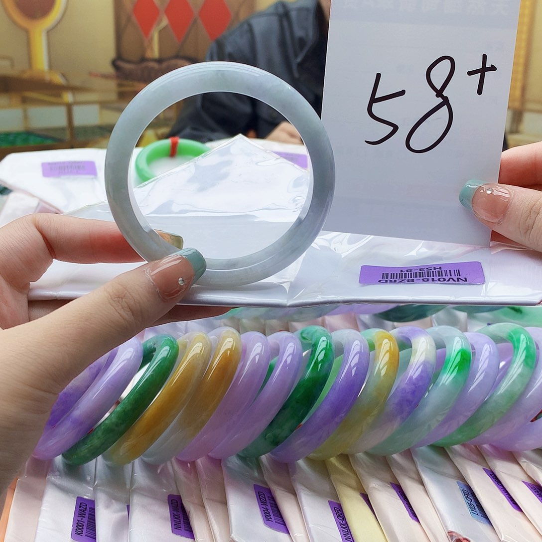 翡翠未镶嵌手镯ii