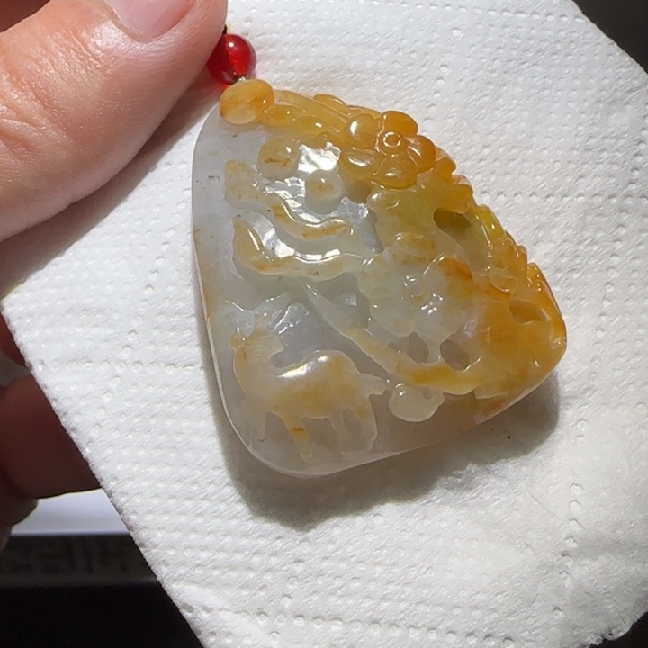 翡翠颈饰未镶嵌鹿牌