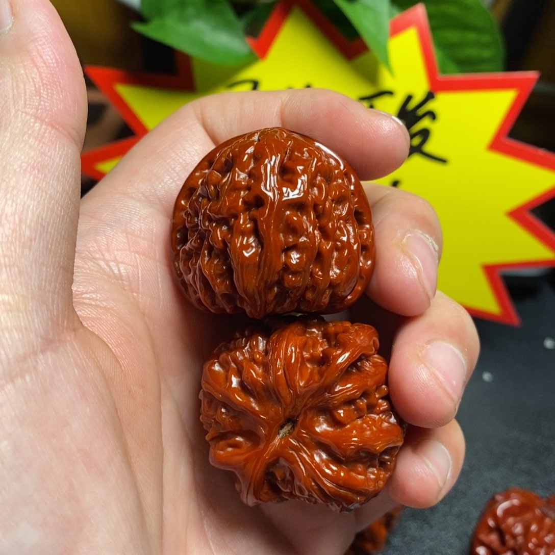 文玩核桃吊坠早**?37白狮子