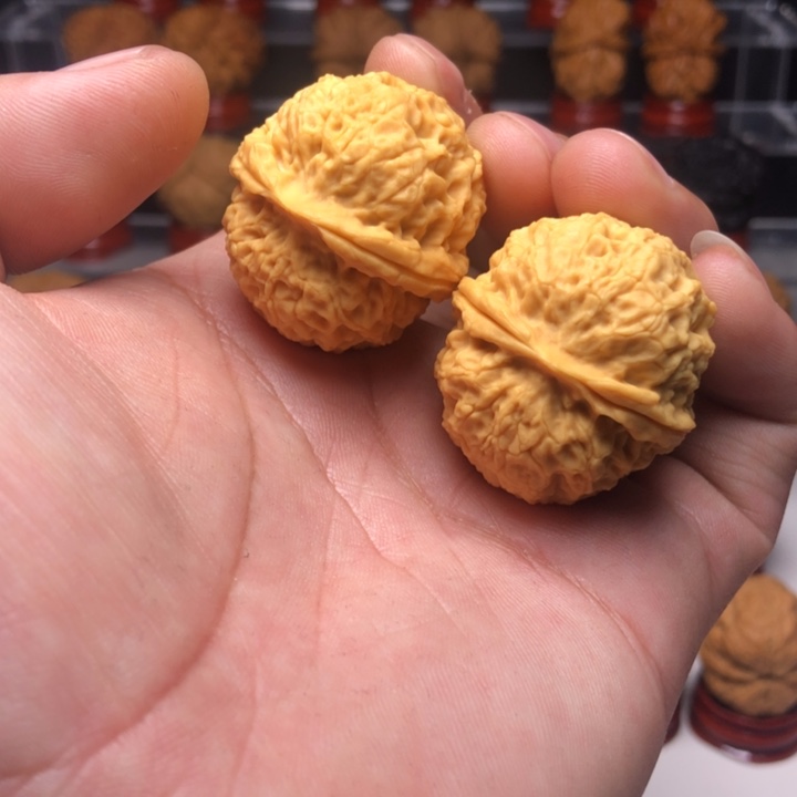 文玩核桃把件12珊瑚绣球