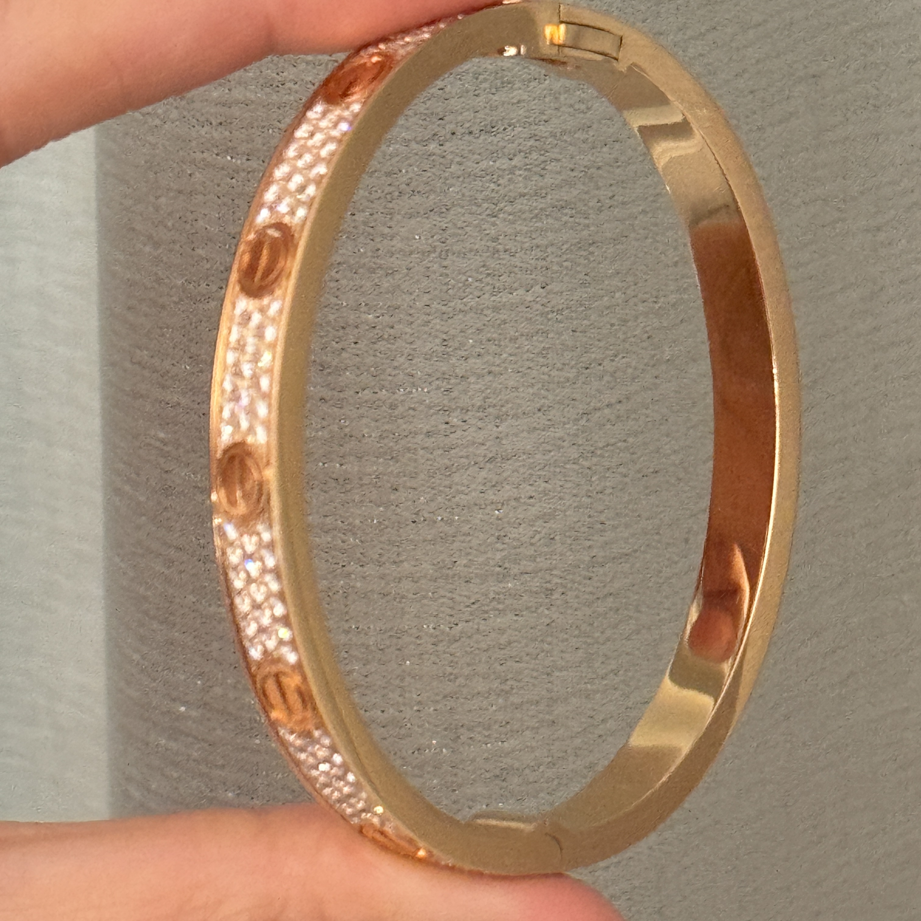 18K金钻石宽版手镯45g（48小时鉴赏期）