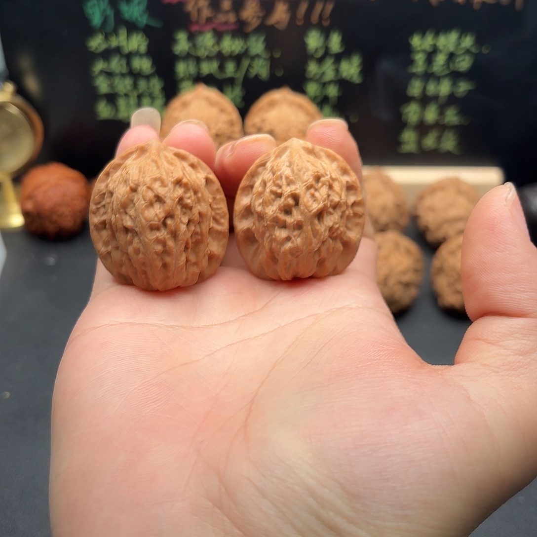 35崔凯公子帽文玩核桃