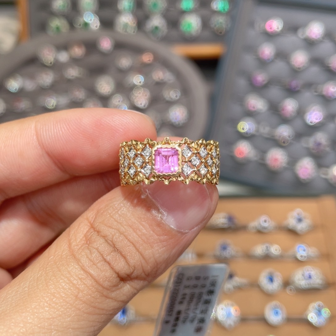 彩色蓝宝石戒指18K金镶嵌0.6ct 无烧