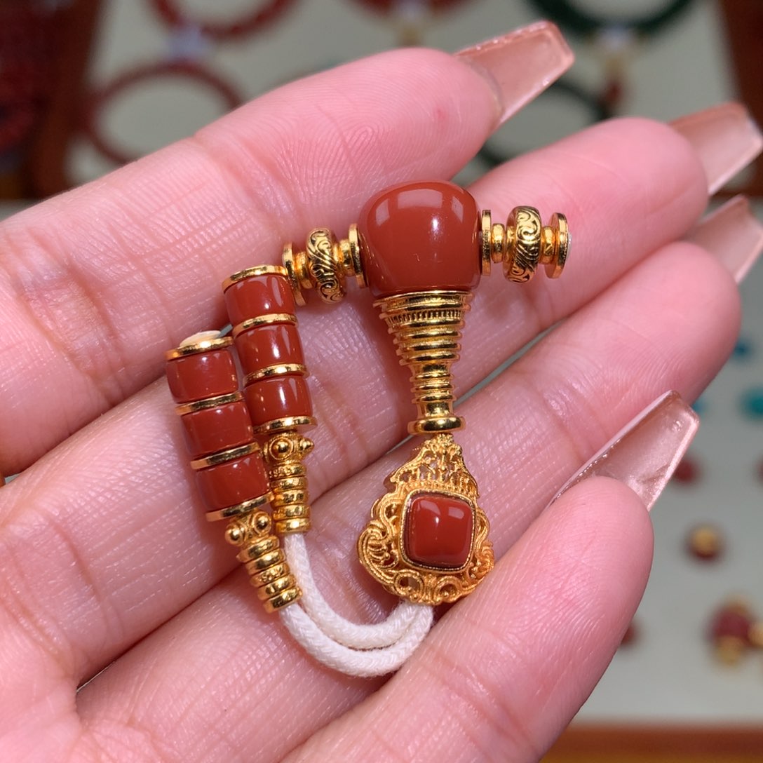 南红玛瑙颈饰未镶嵌