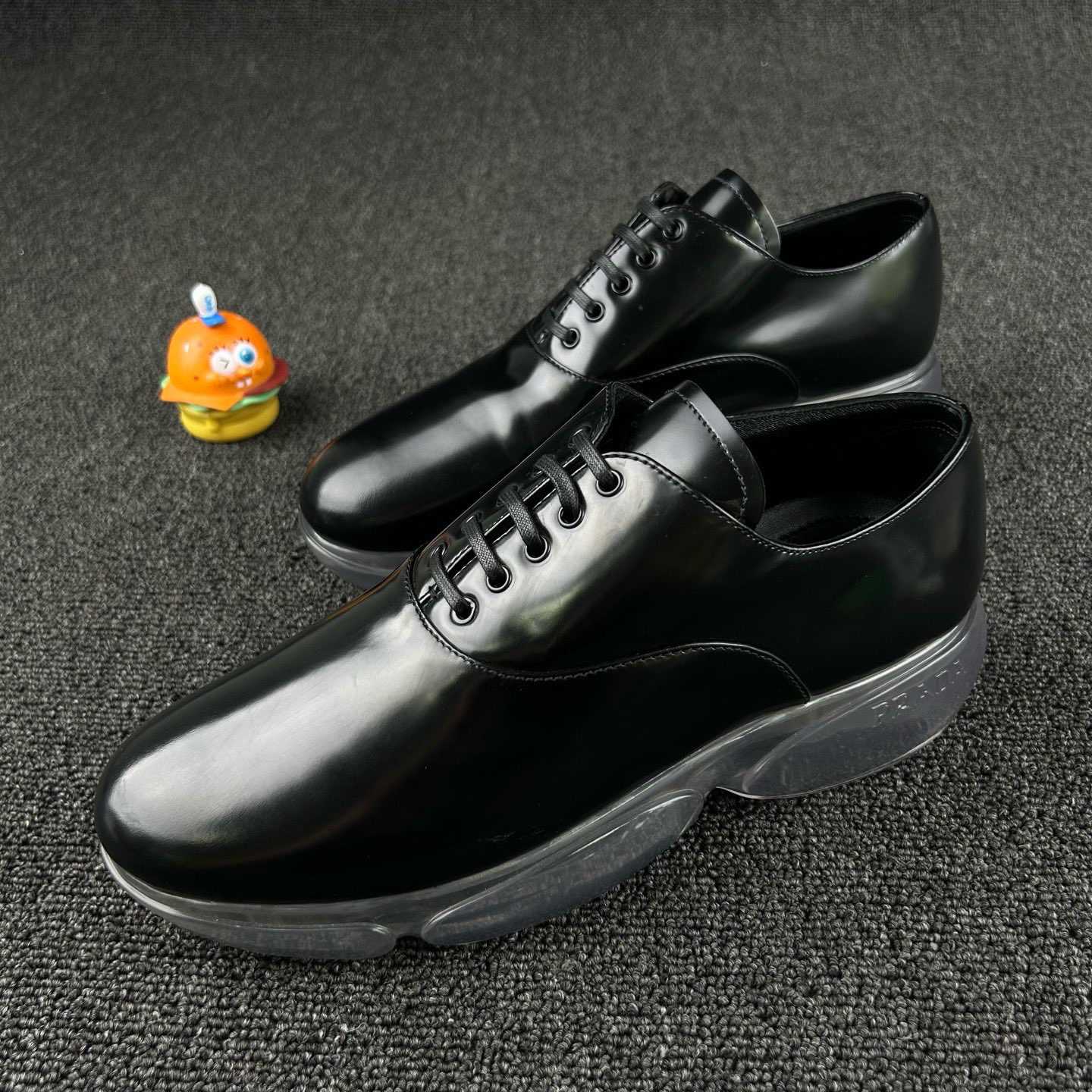 未使用 Prada/普拉达 漆皮气垫鞋 尺38.5码 黑色漆皮设计 HB3736