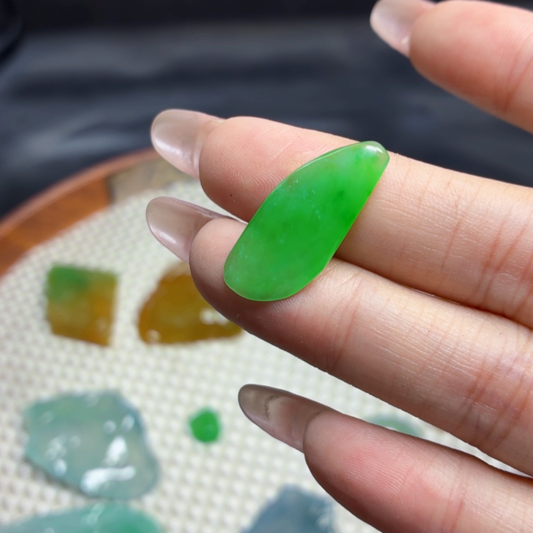 定制翡翠未镶嵌翡翠首饰