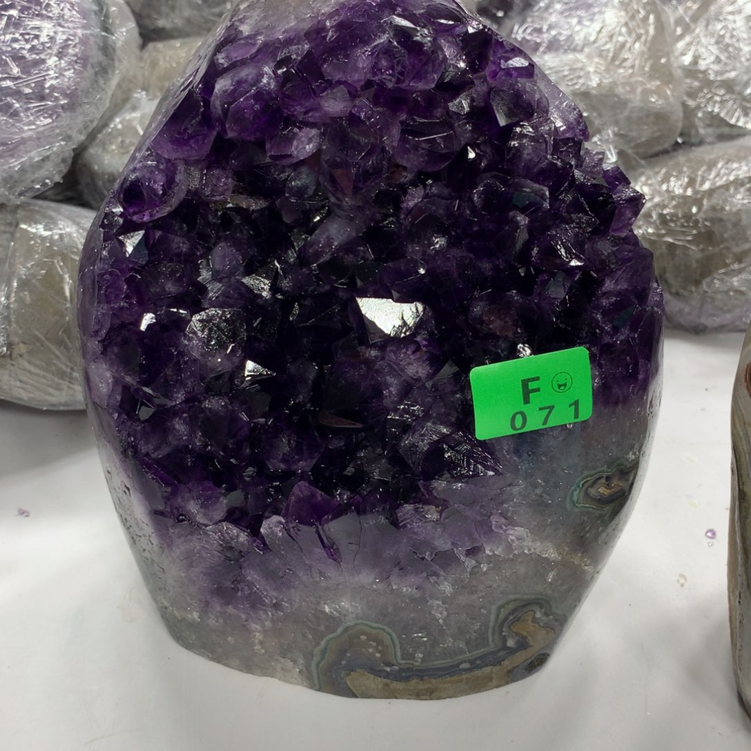 紫晶大型摆件（非配饰）未镶嵌脆***饼