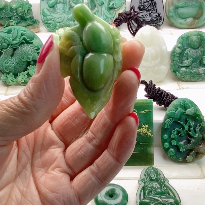 独山玉未镶嵌颈饰