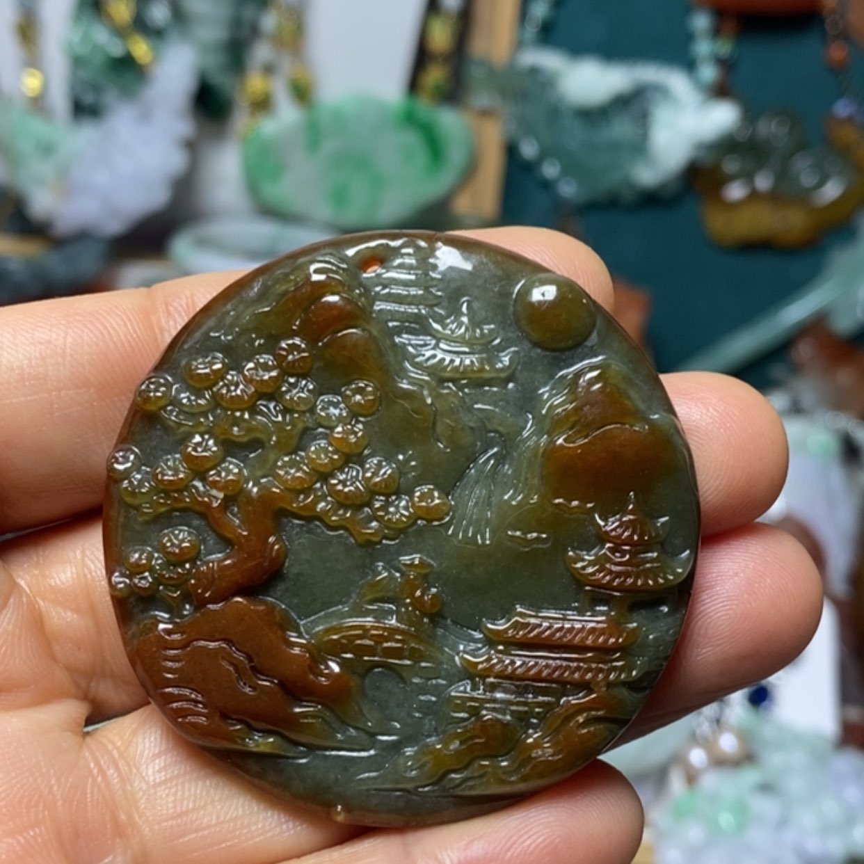 【闪购商品】翡翠吊坠(赠链)未镶嵌