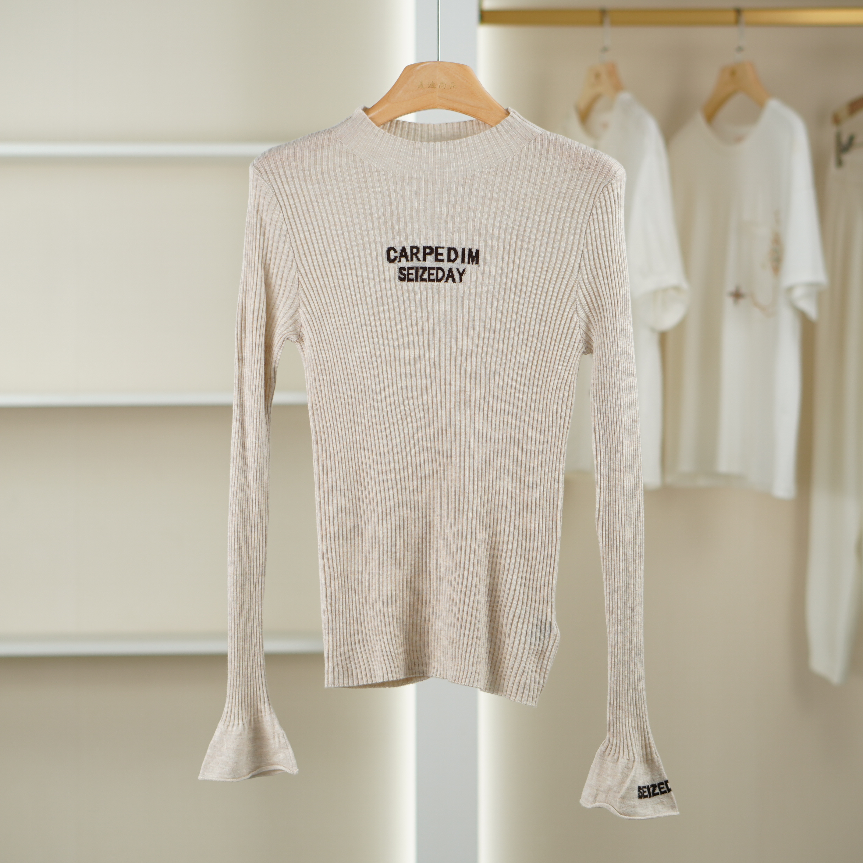 麦迪尚品品【ML】51023114 春季简约休闲针织上衣打底品牌女装