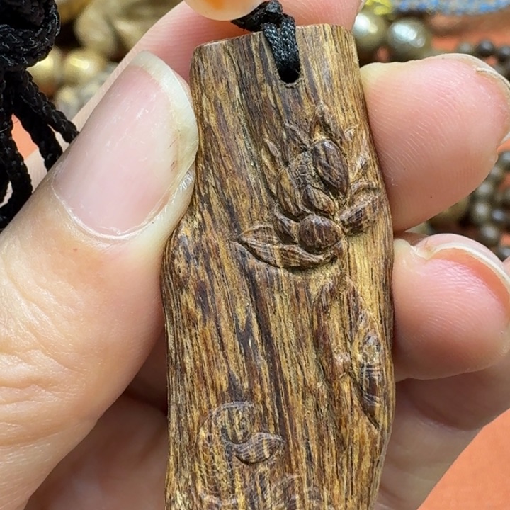 大叶紫檀（黑酸枝木类）