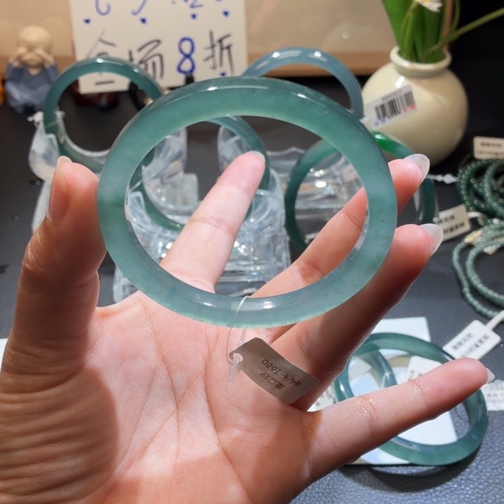 未镶嵌手镯翡翠渐变湖水蓝