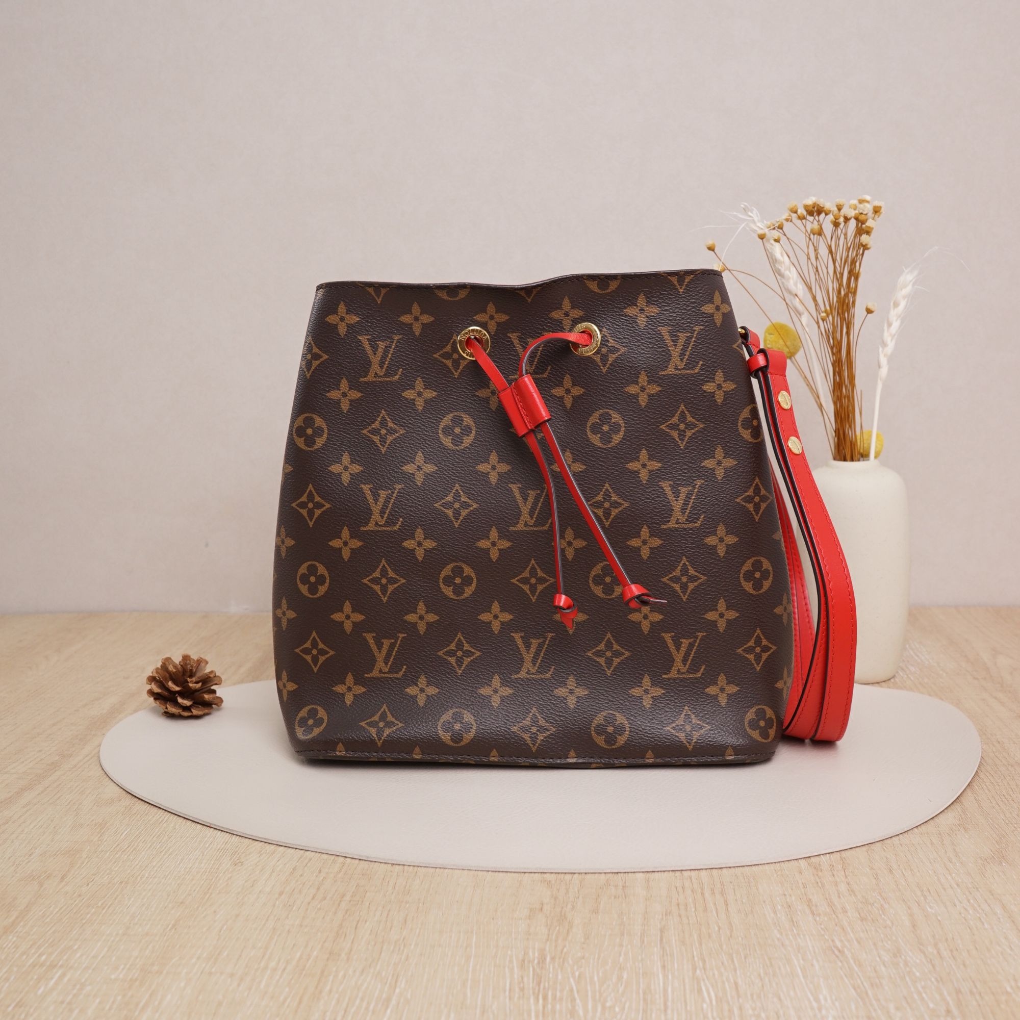 95新 LouisVuitton/路易威登 水桶红桶中号老花尘袋肩带/DS047764