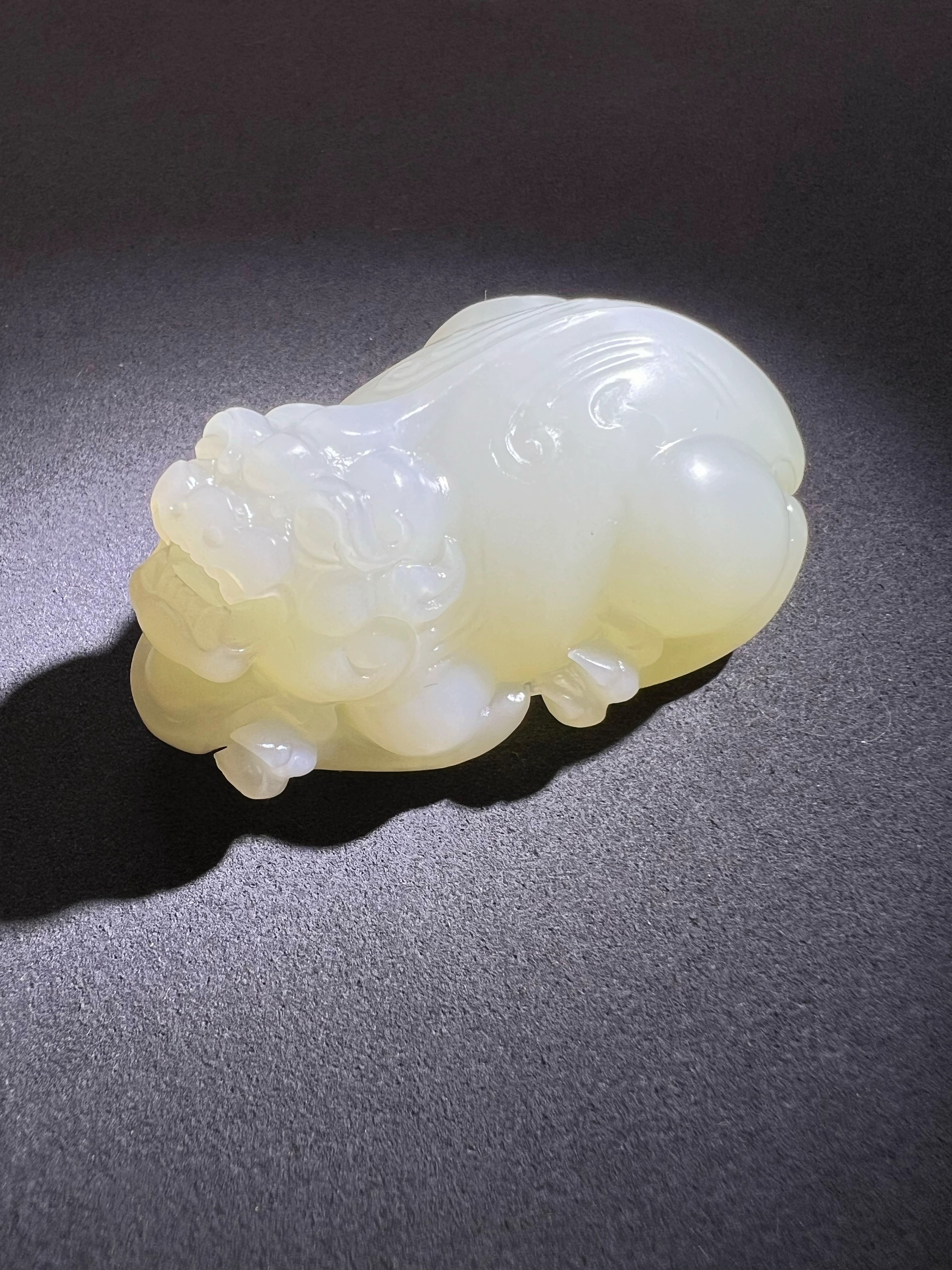 天然新疆和田玉把件 山料白色糯白手工精工雕刻百搭白玉貔貅把件