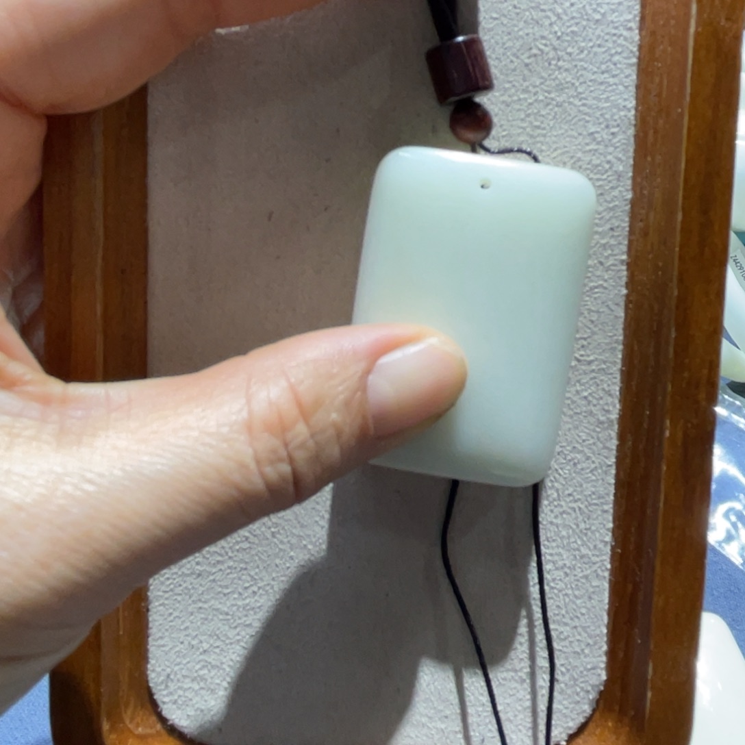 蓝田玉（蛇纹石化大理石玉）颈饰未镶嵌徐**。