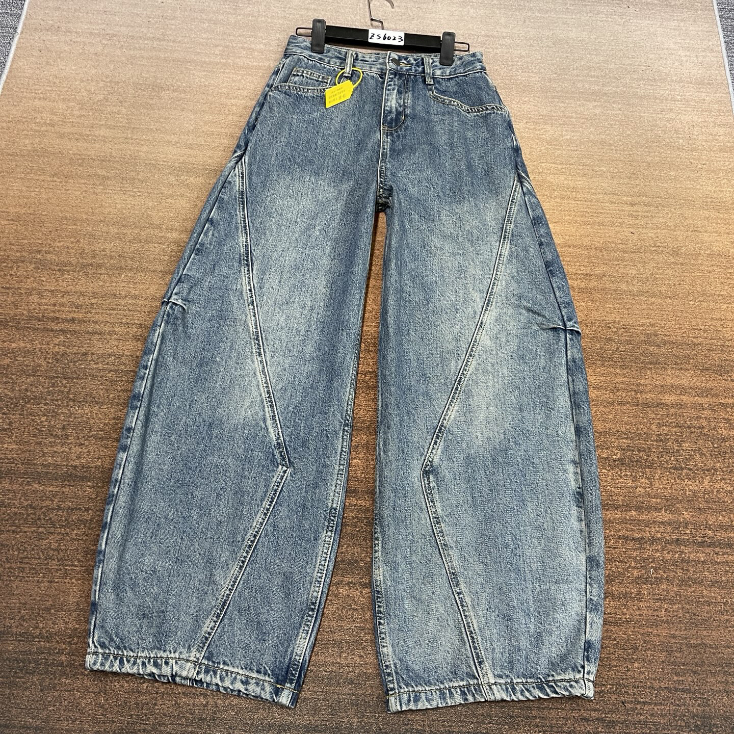 #B1-ZS6023 高货 抓毛 蓝色个性酷帅大版弯刀裤 （不换退）