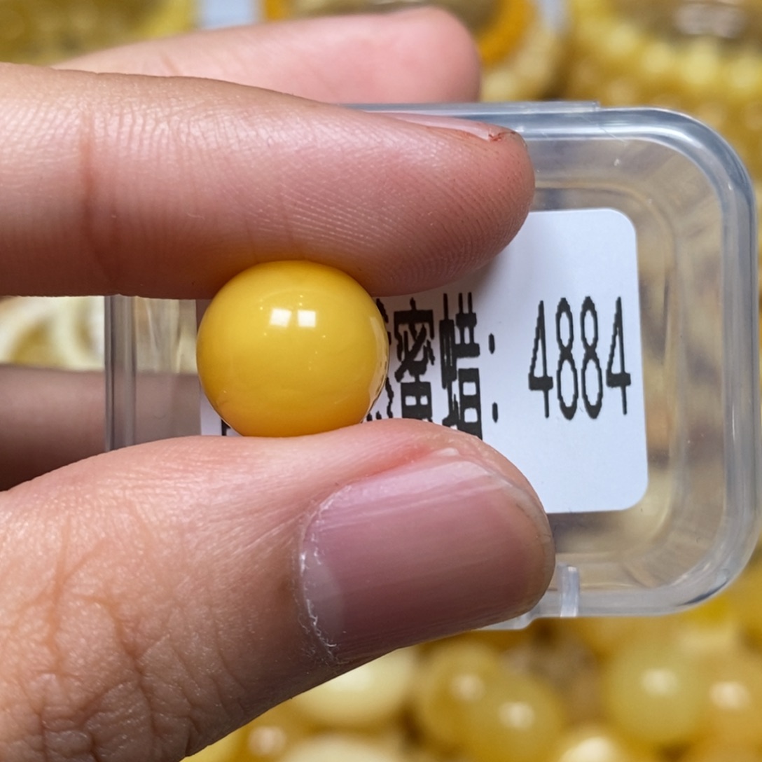 蜜蜡未镶嵌珠宝奇石4884