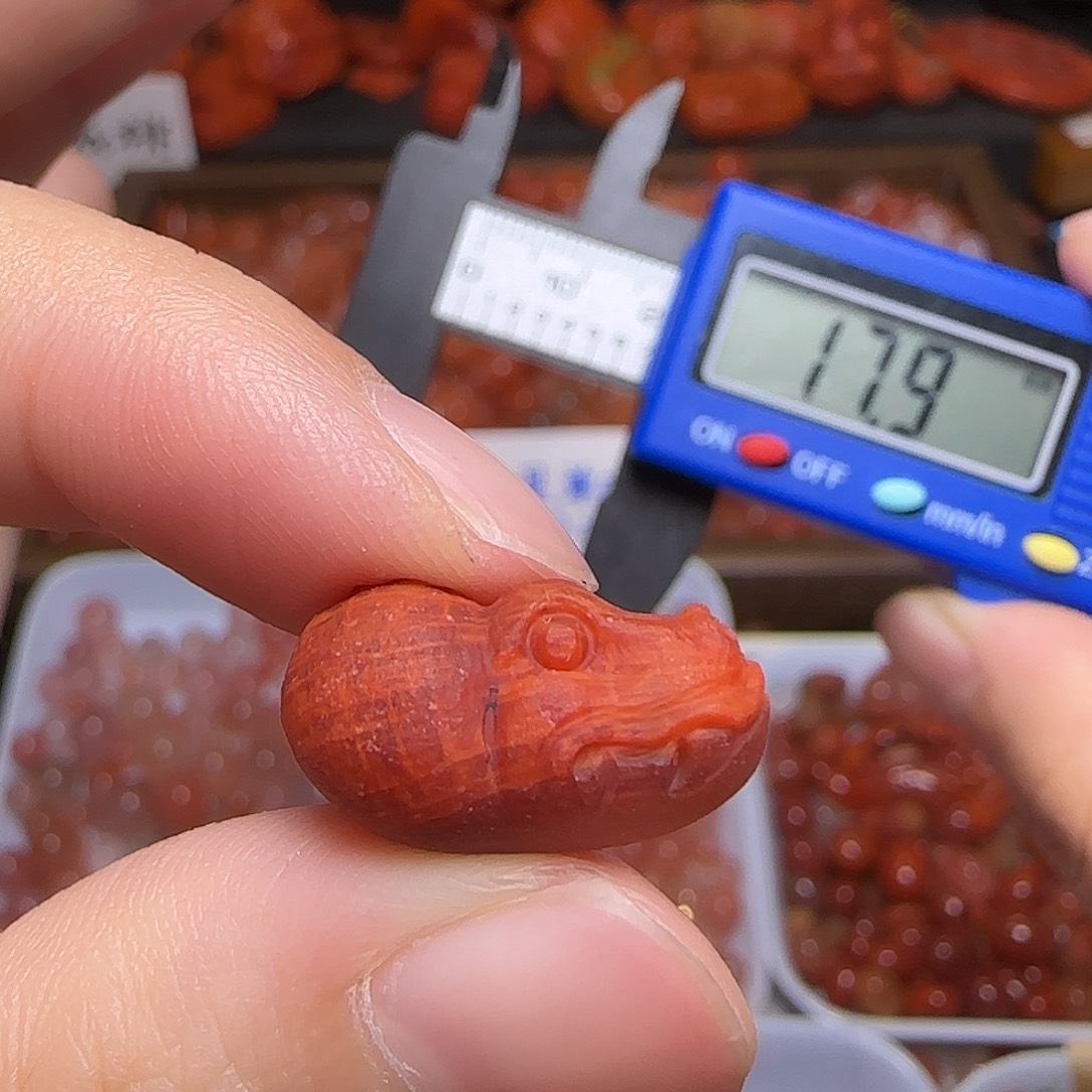 南红玛瑙未镶嵌颈饰