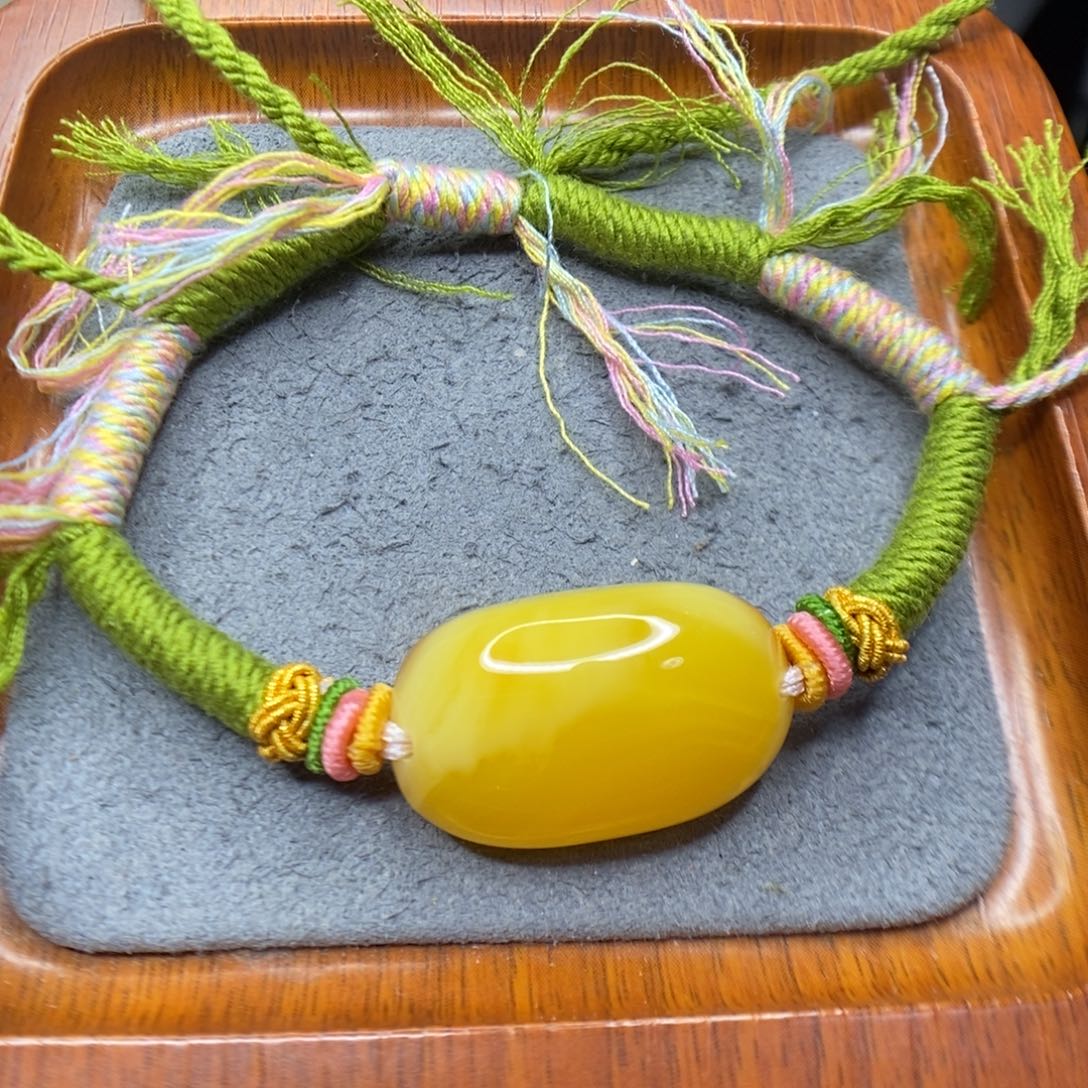 一***享蜜蜡未镶嵌颈饰郎