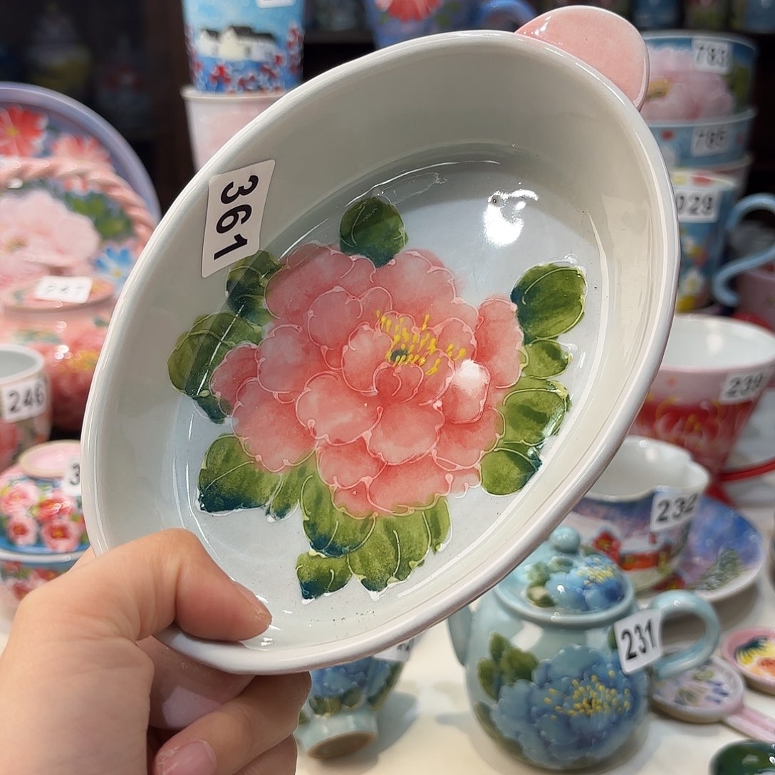 瓷片兔兔好漂亮de mo l l k k l k l