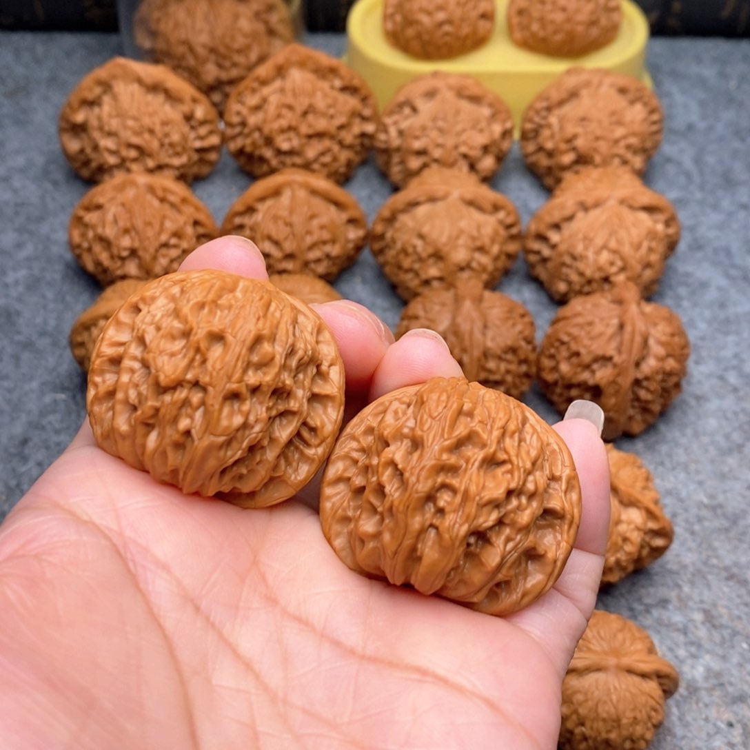 文玩核桃把件精品磨盘狮子头38