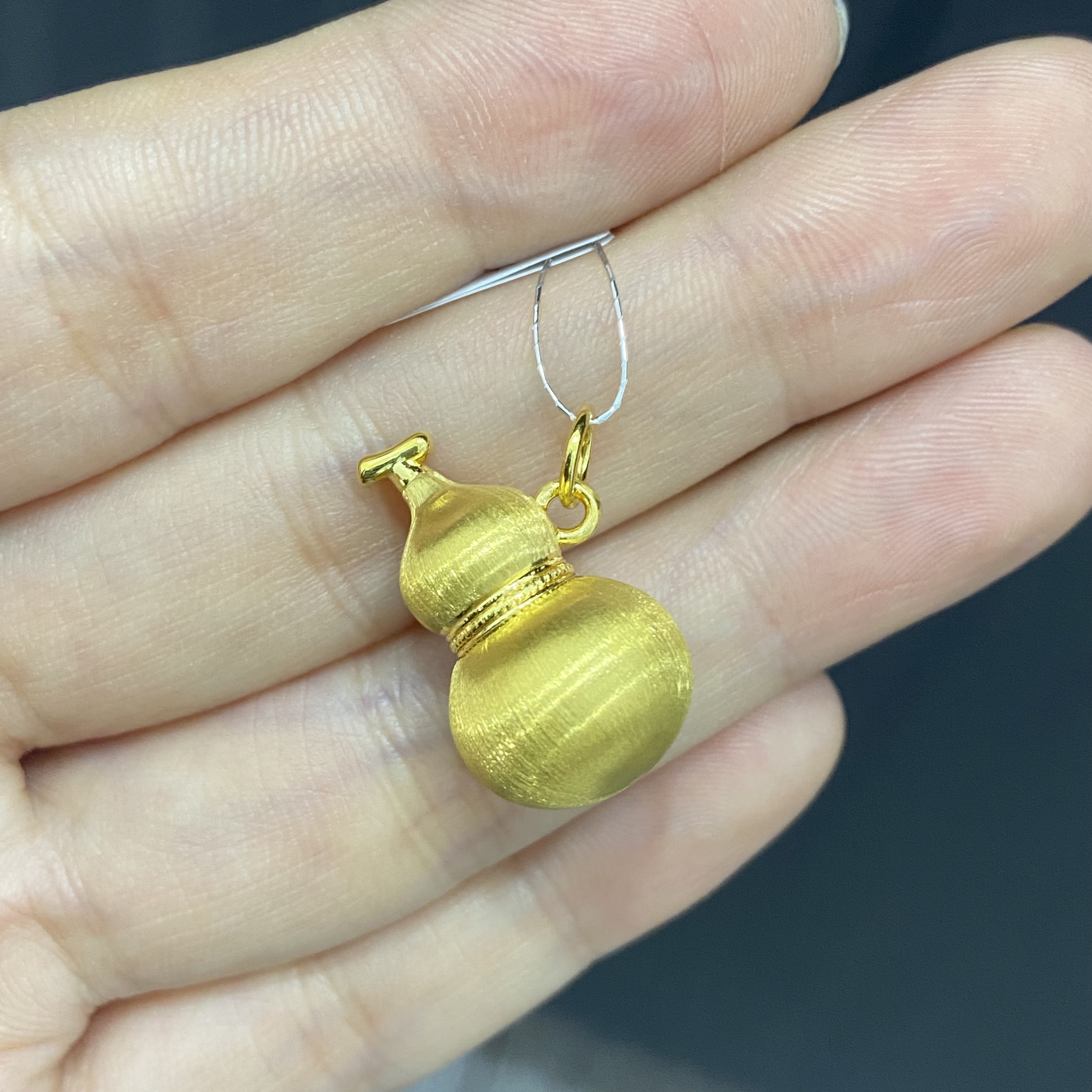 拉丝斜挂葫芦吊坠 足金999 