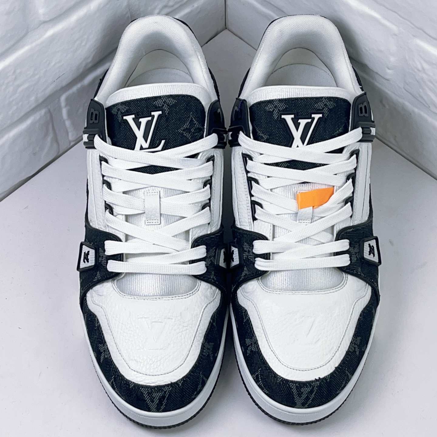 99新 LouisVuitton/路易威登 trainer 黑白牛仔 欧码10码44码 