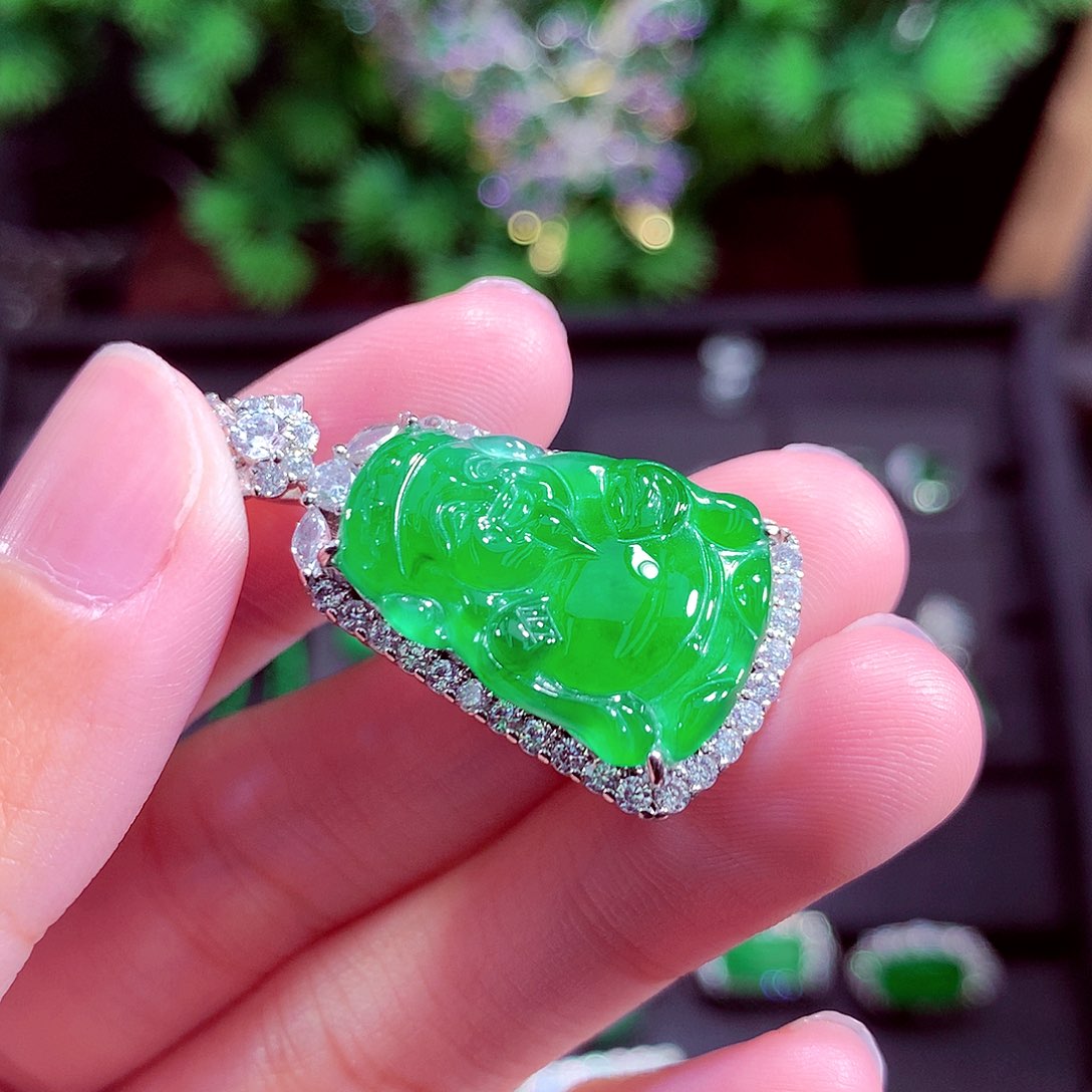 颈饰未镶嵌翡翠天然