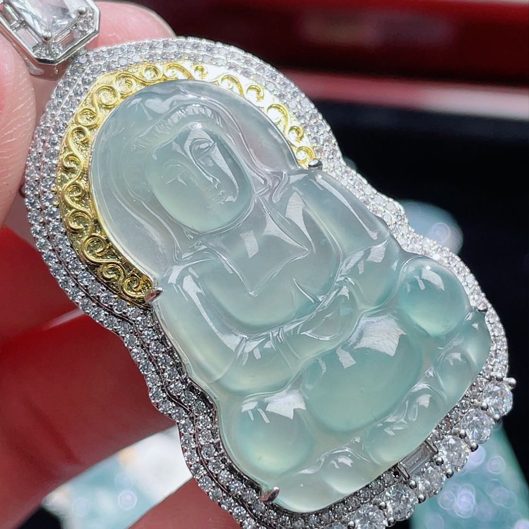 翡翠颈饰未镶嵌680，