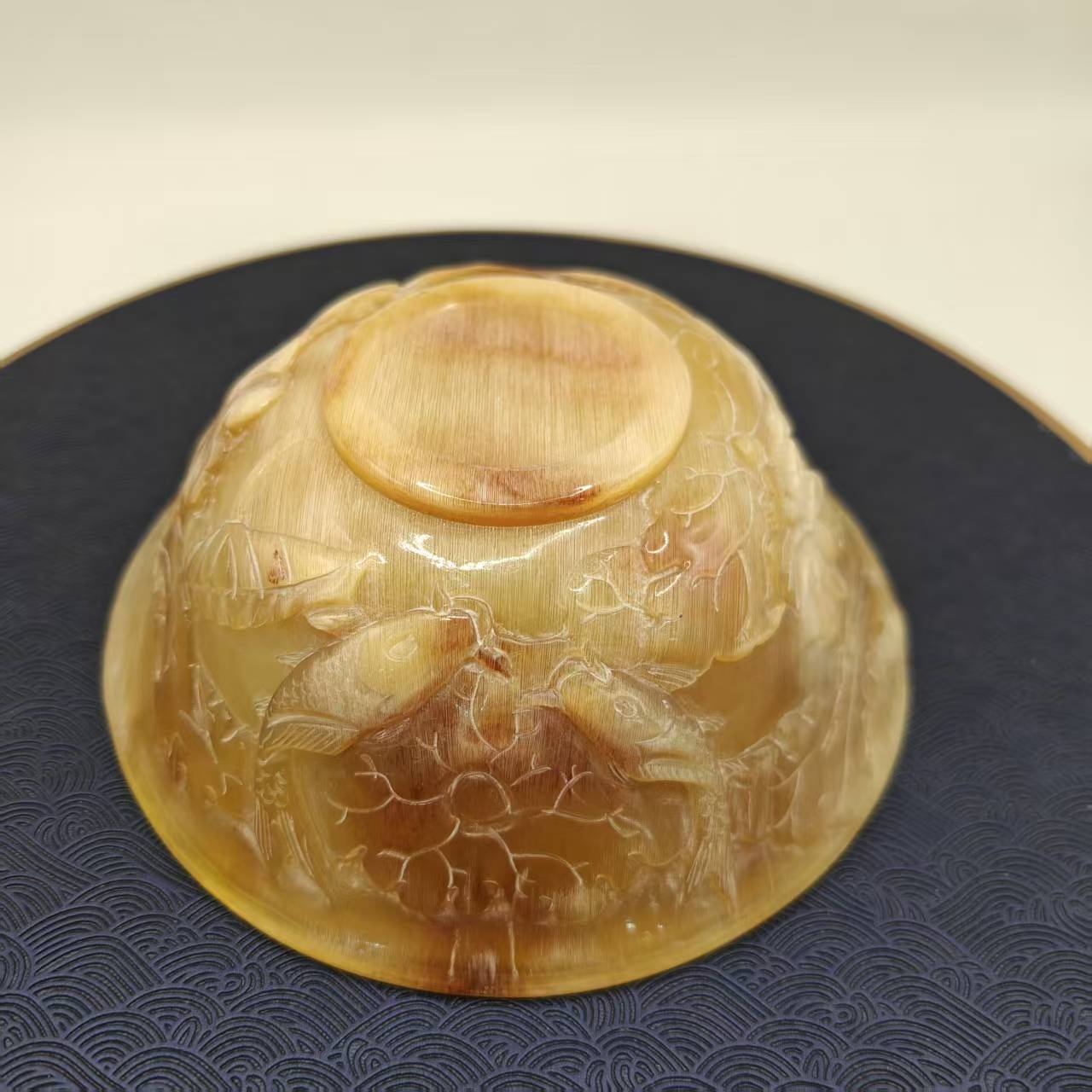 3号C116西西黄白雕刻鲤鱼碗