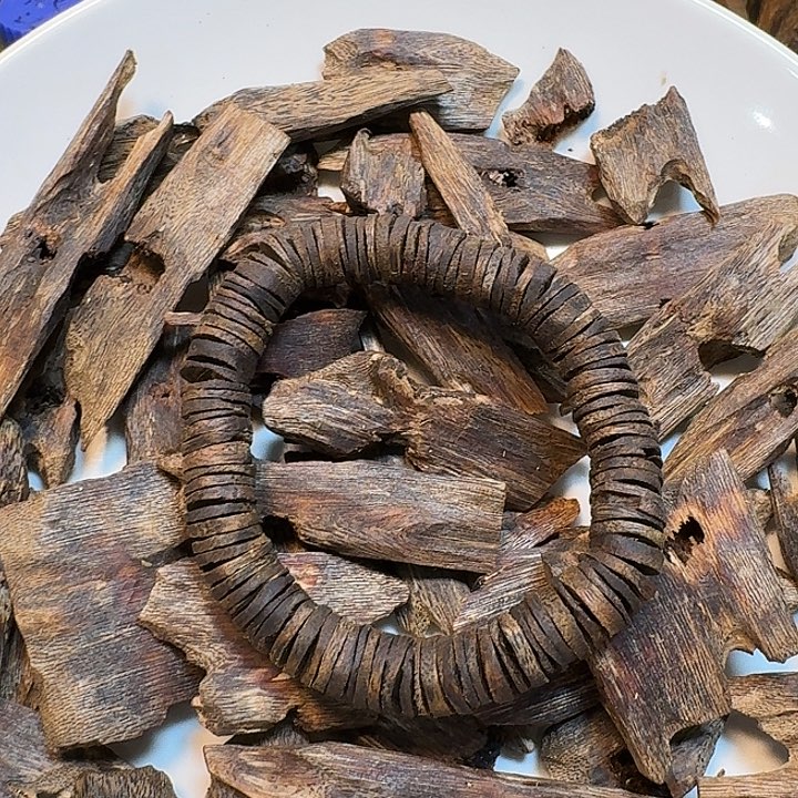 沉香沉香碎屑海南红油白棋皮油沉水老料13克