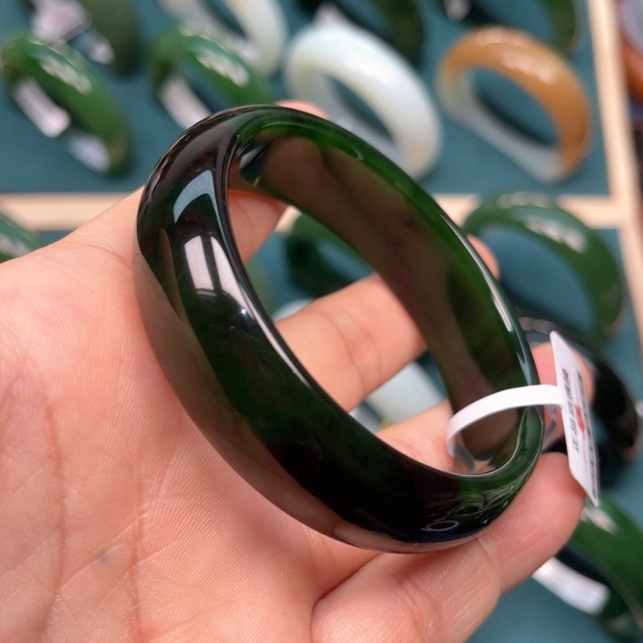 和田玉（碧玉）手镯未镶嵌