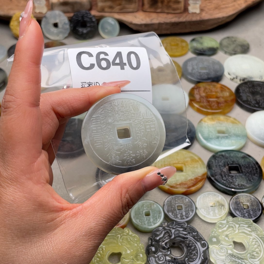 蛇纹石玉颈饰未镶嵌故*乂