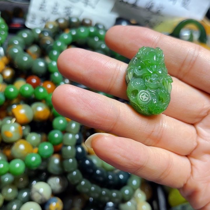 和田玉（碧玉）颈饰未镶嵌