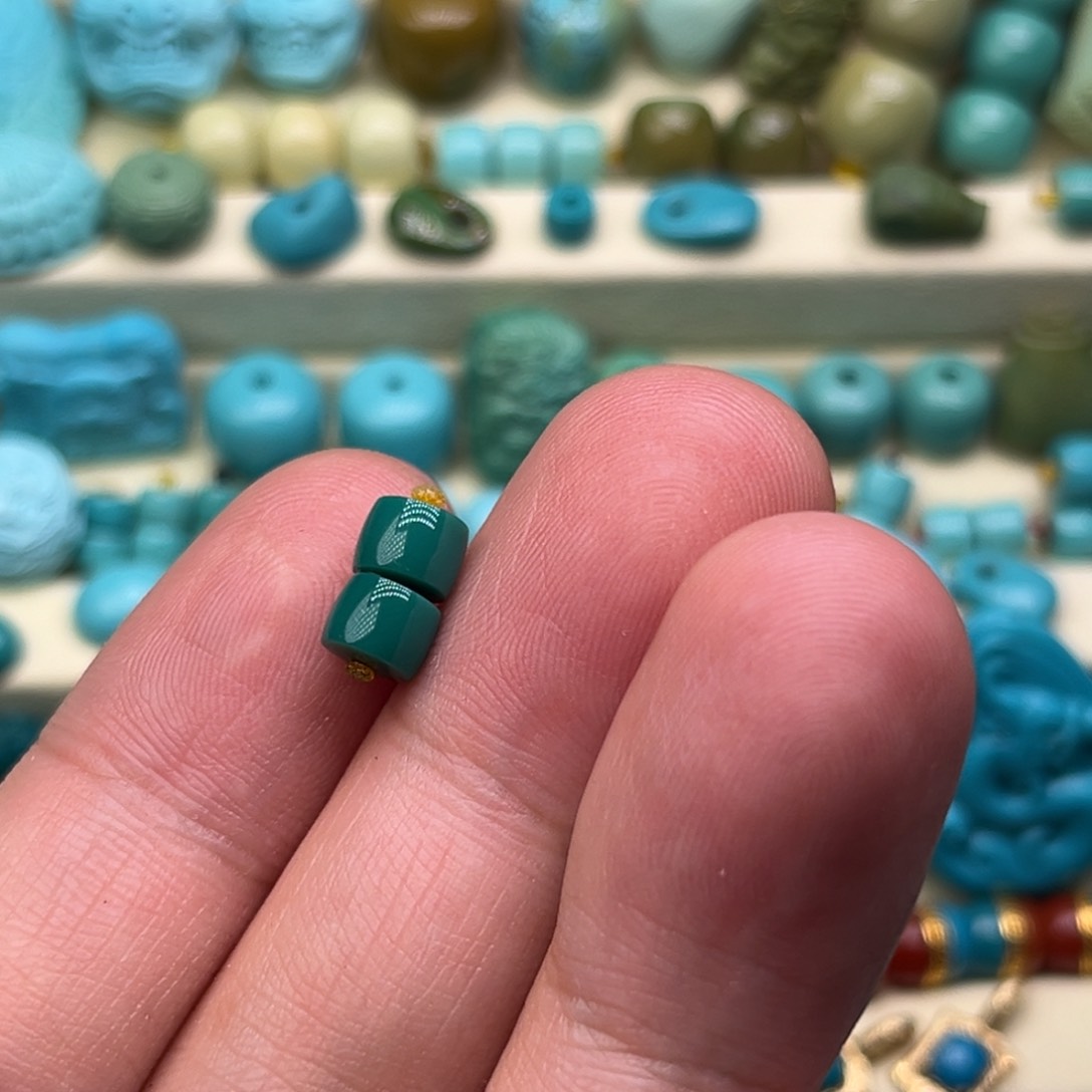 绿松石直切未镶嵌两***鼠