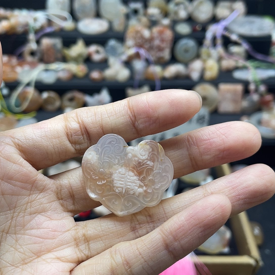 卡***卡玛瑙/玉髓未镶嵌颈饰