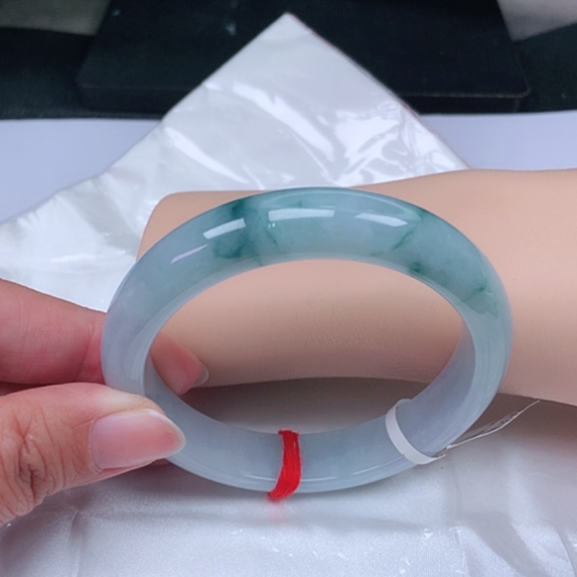 【闪购商品】翡翠手镯未镶嵌，