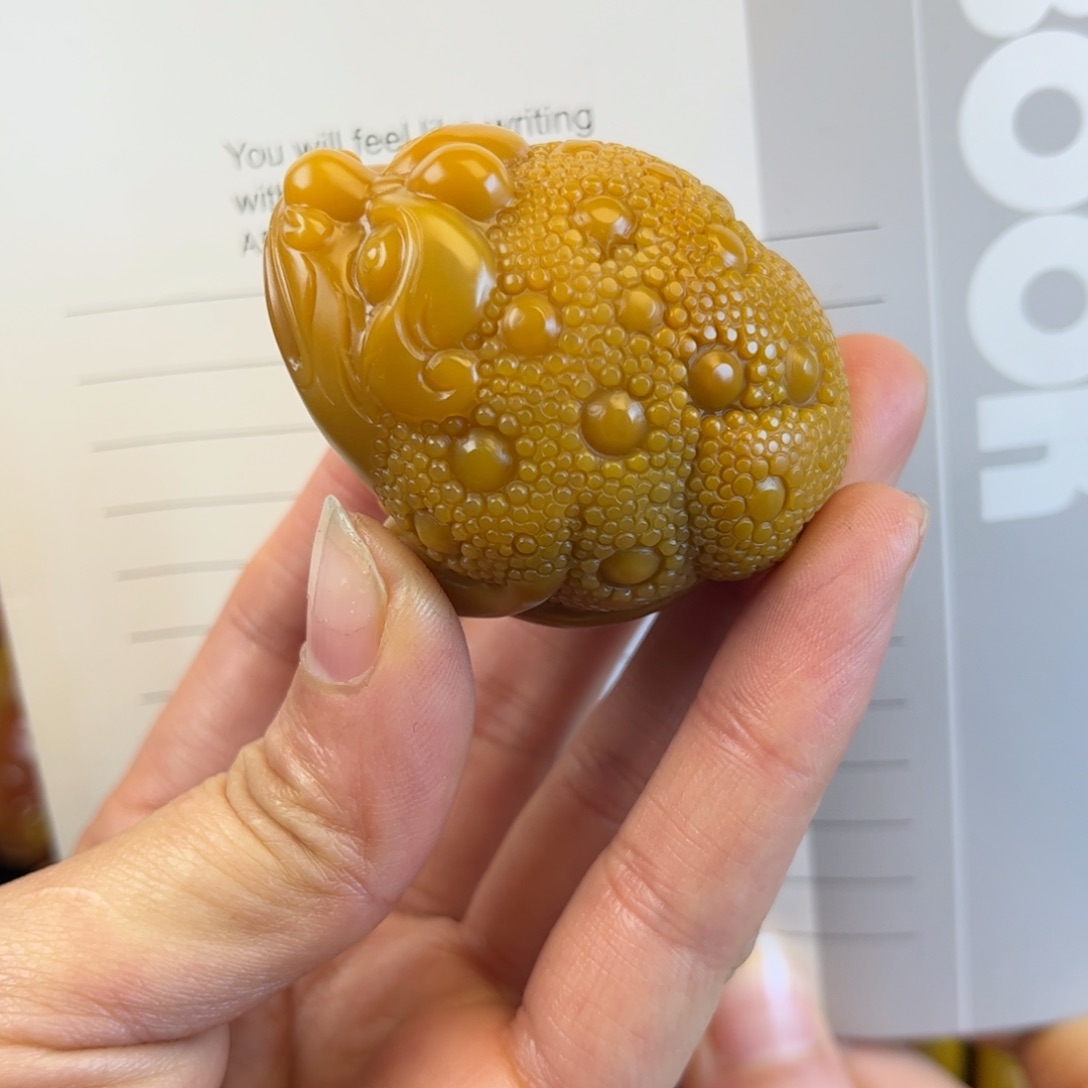 石英质玉黄蜡石手把件合金一*