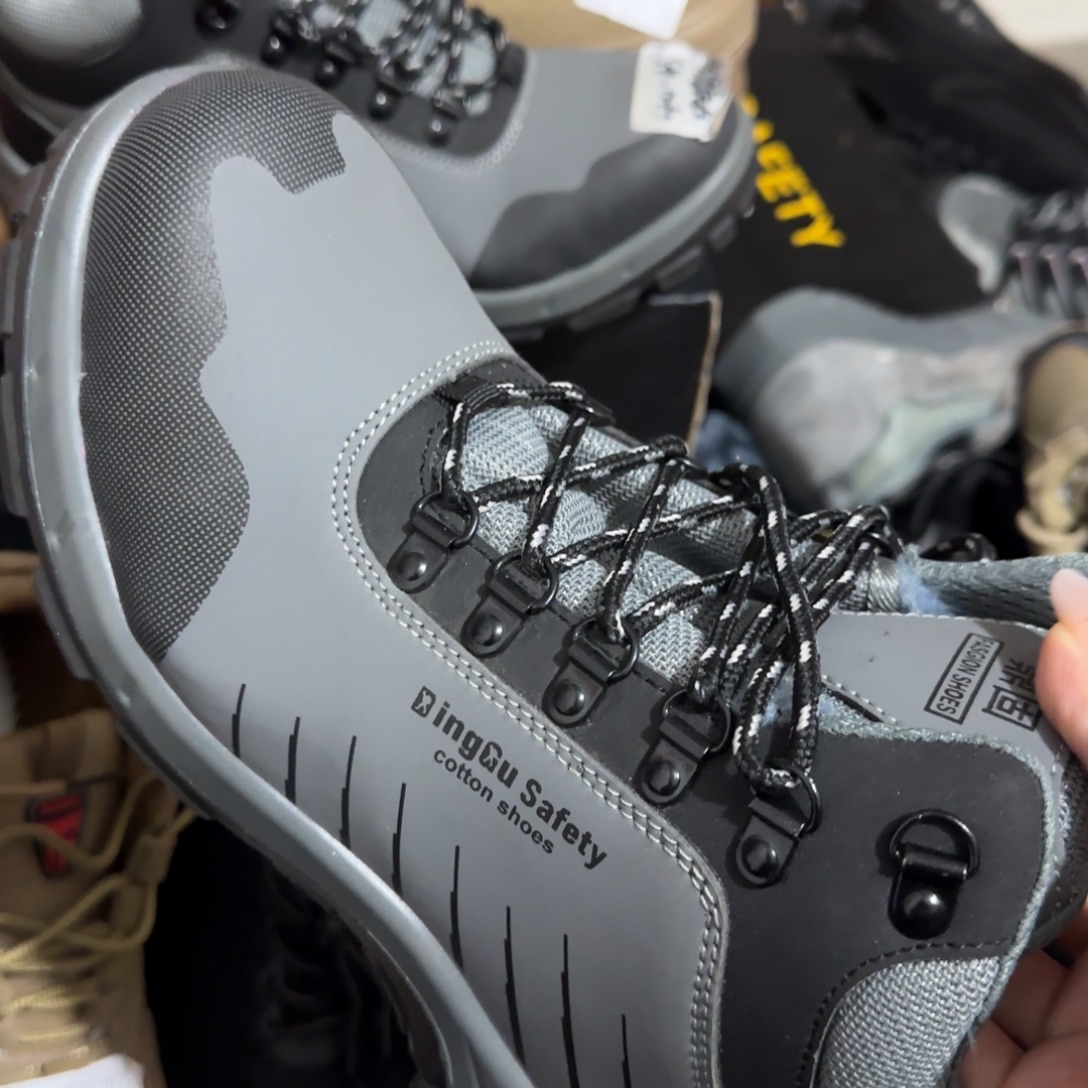 43码灰皮中高帮某固棉鞋