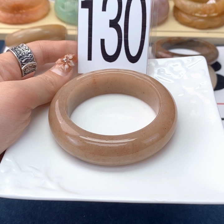 石英岩玉未镶嵌手镯