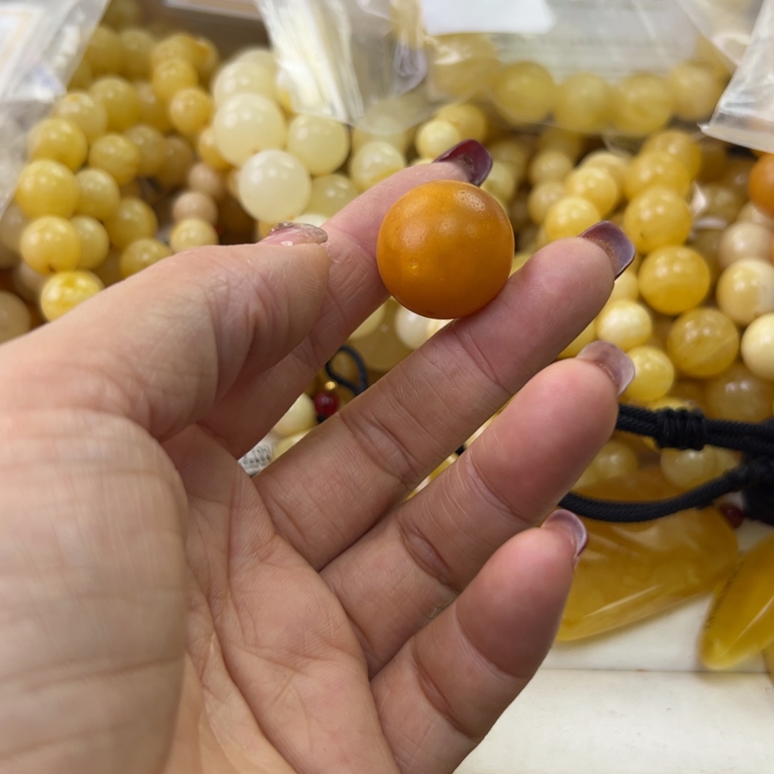 琥珀珠宝奇石未镶嵌