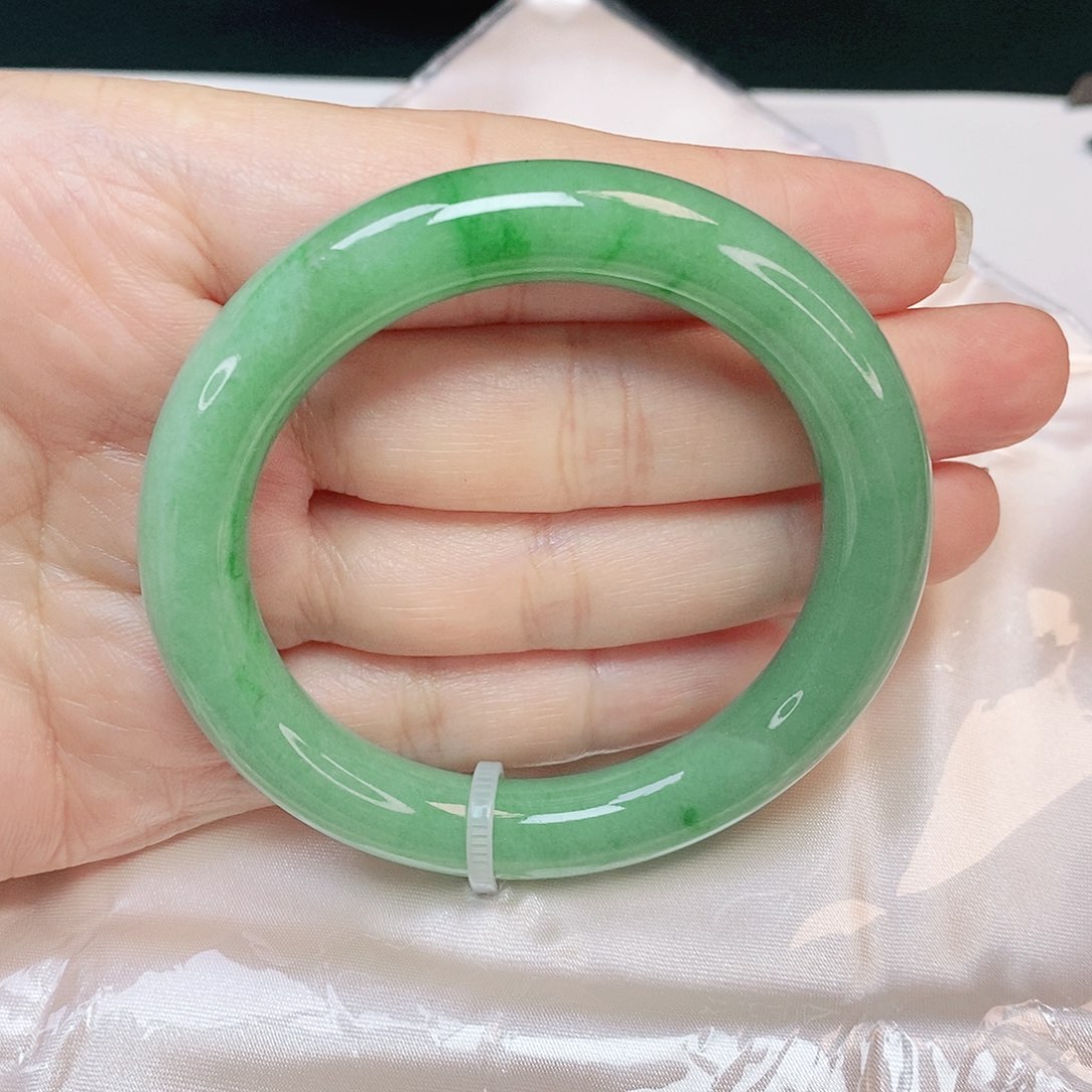 【闪购商品】翡翠手镯未镶嵌圆53