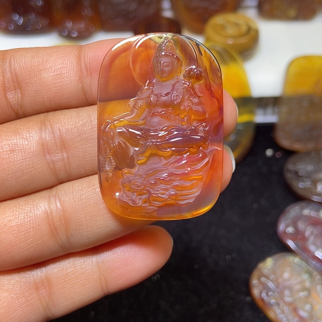 琥珀未镶嵌颈饰缅甸天然琥珀吊坠