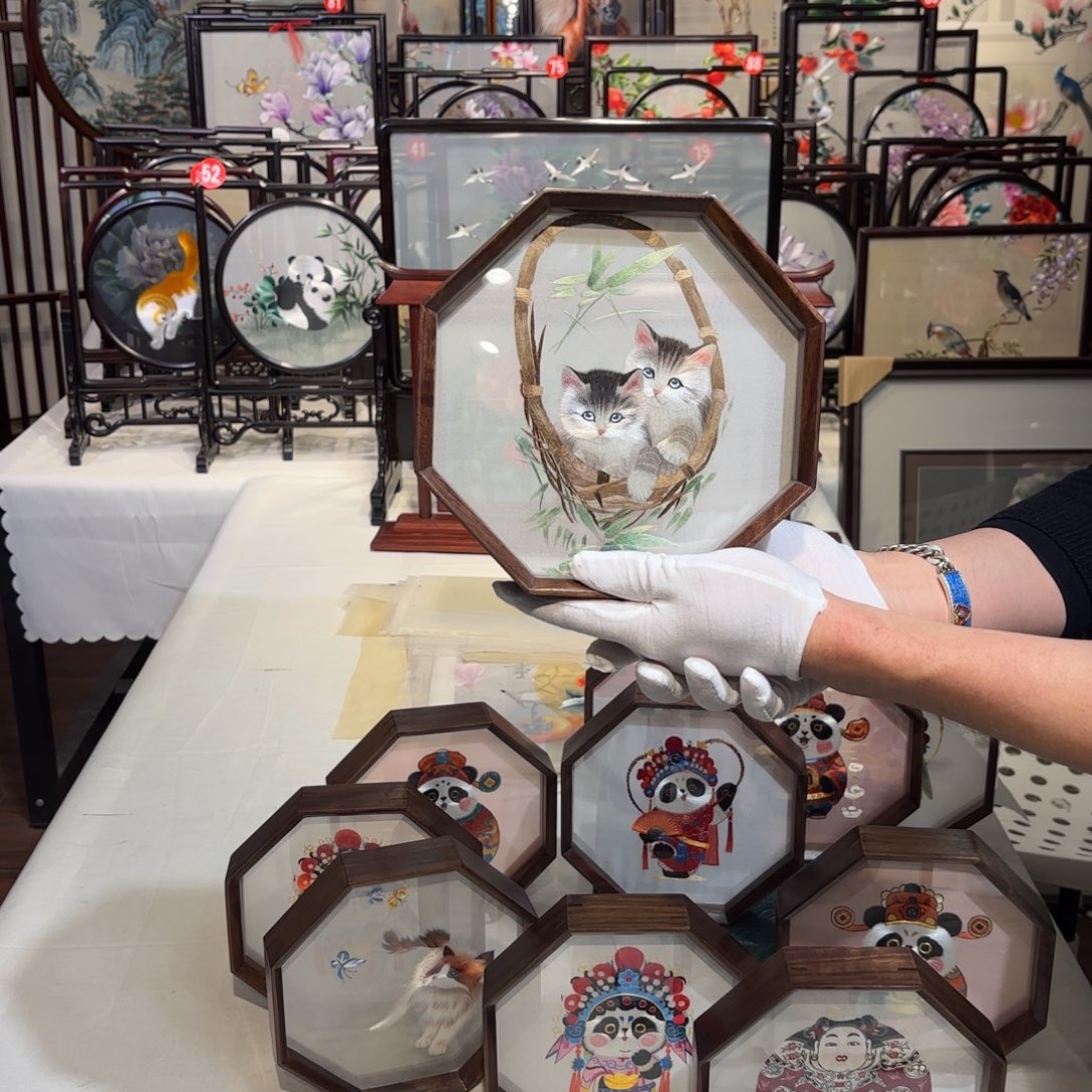 织绣纯手工制作工艺精湛