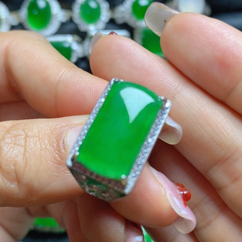 【闪购商品】翡翠挂件银S925镶嵌马鞍男戒