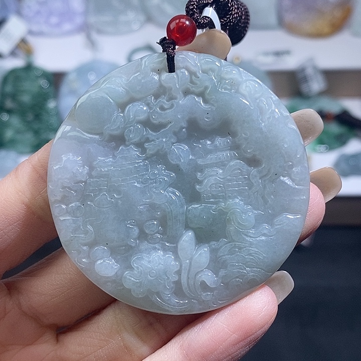 翡翠颈饰未镶嵌翡翠