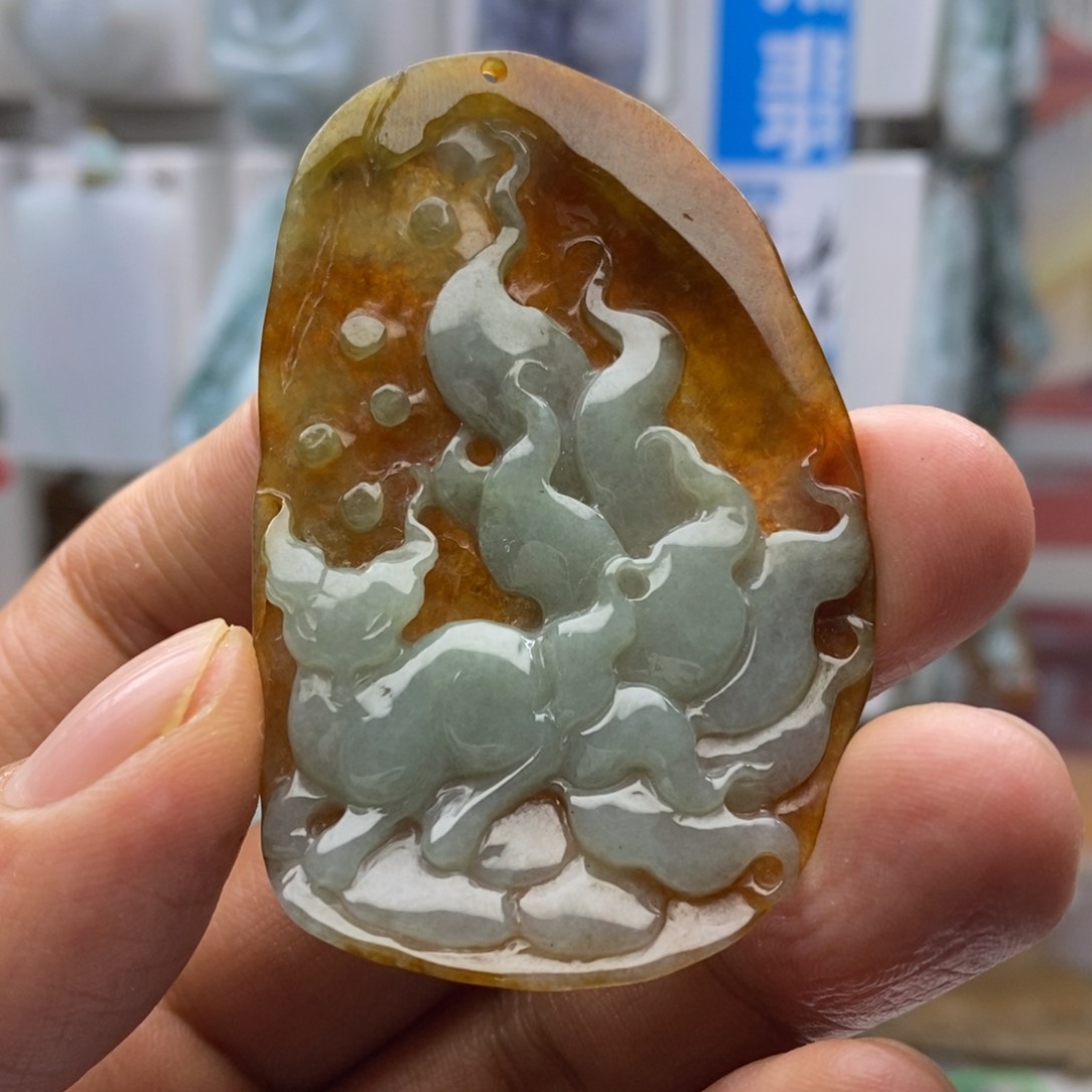 翡翠颈饰未镶嵌九