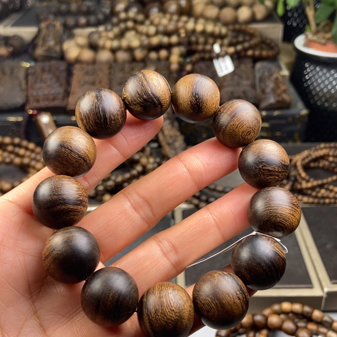 沉香手串宇*越南芽庄白留疤