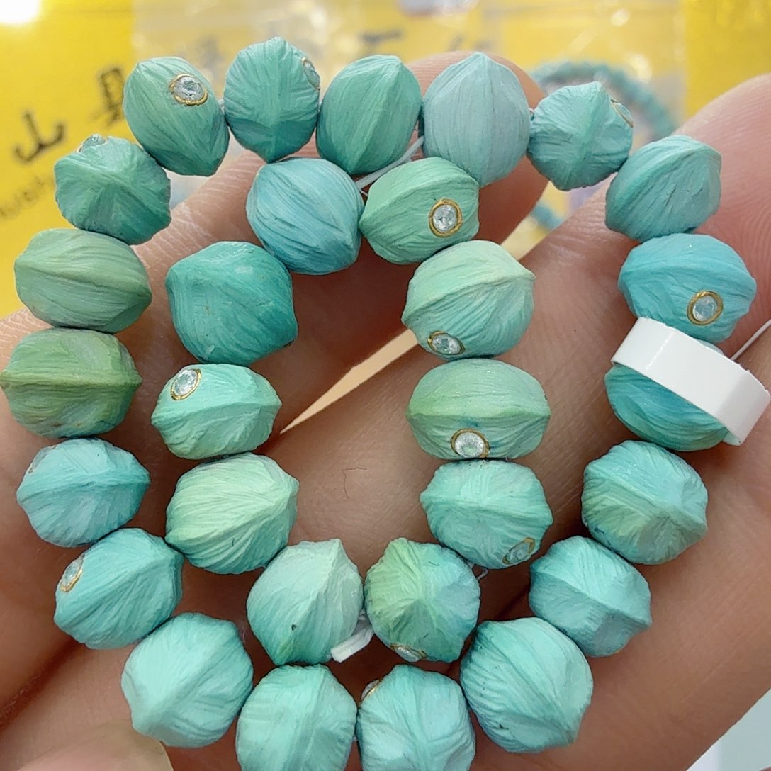 绿松石未镶嵌珠宝奇石