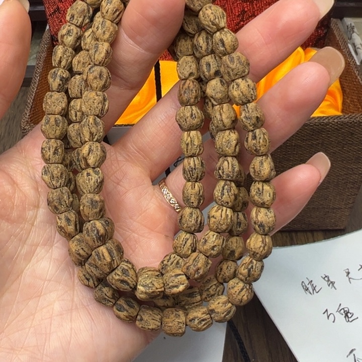 柏香籽/百香籽吊坠寻**任